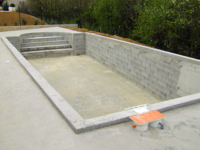 Création piscine béton à Mongaillard