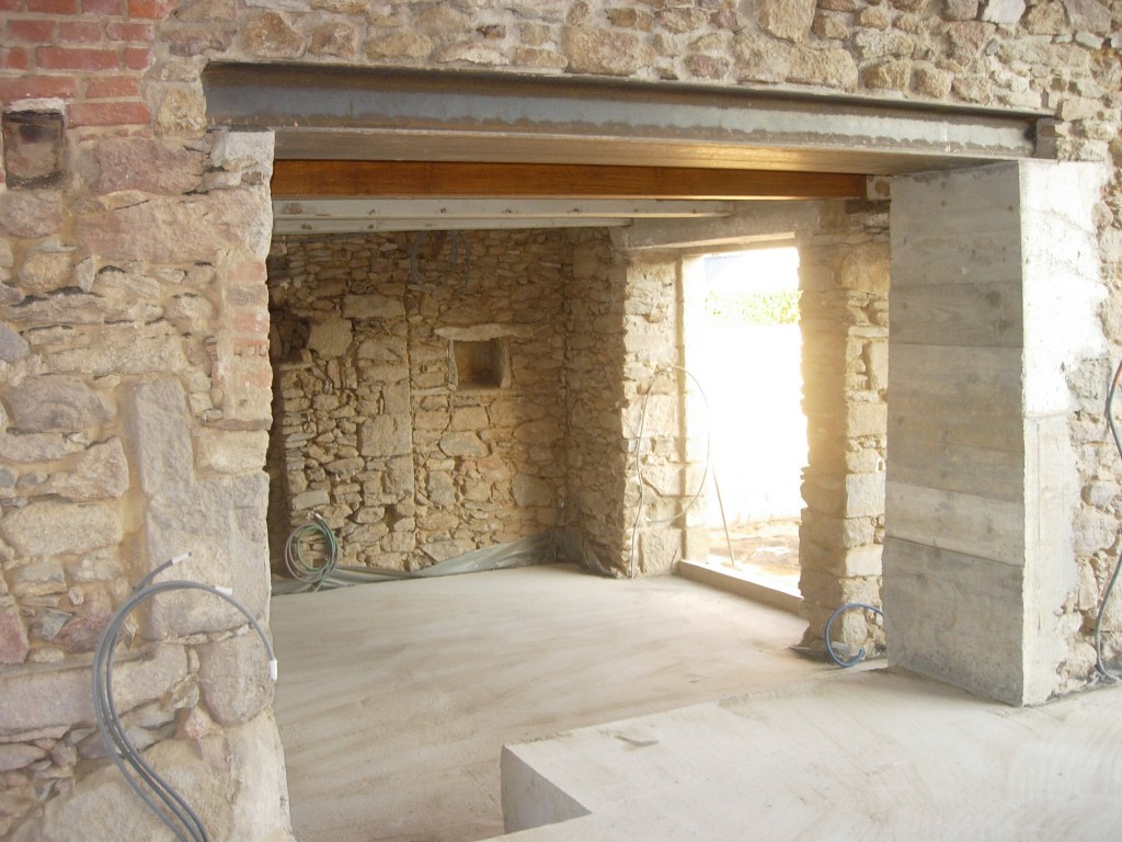 Ouverture de mur en pierre, en béton à Le Temple-sur-Lot